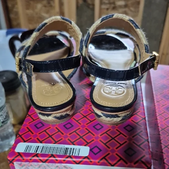 Tory Burch Stylish Navy Blue and Tan Jute Women's Sandals. Size 6 - Picture 6 of 8